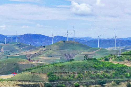 國慶獻禮丨九洲集團定邊天池塘風電場全部風機吊裝完畢